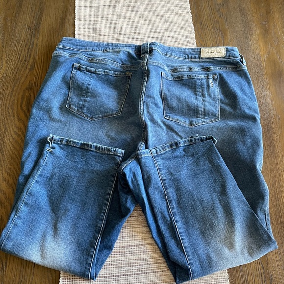 Stitch Fix Slink Denim Capris - Picture 3 of 5